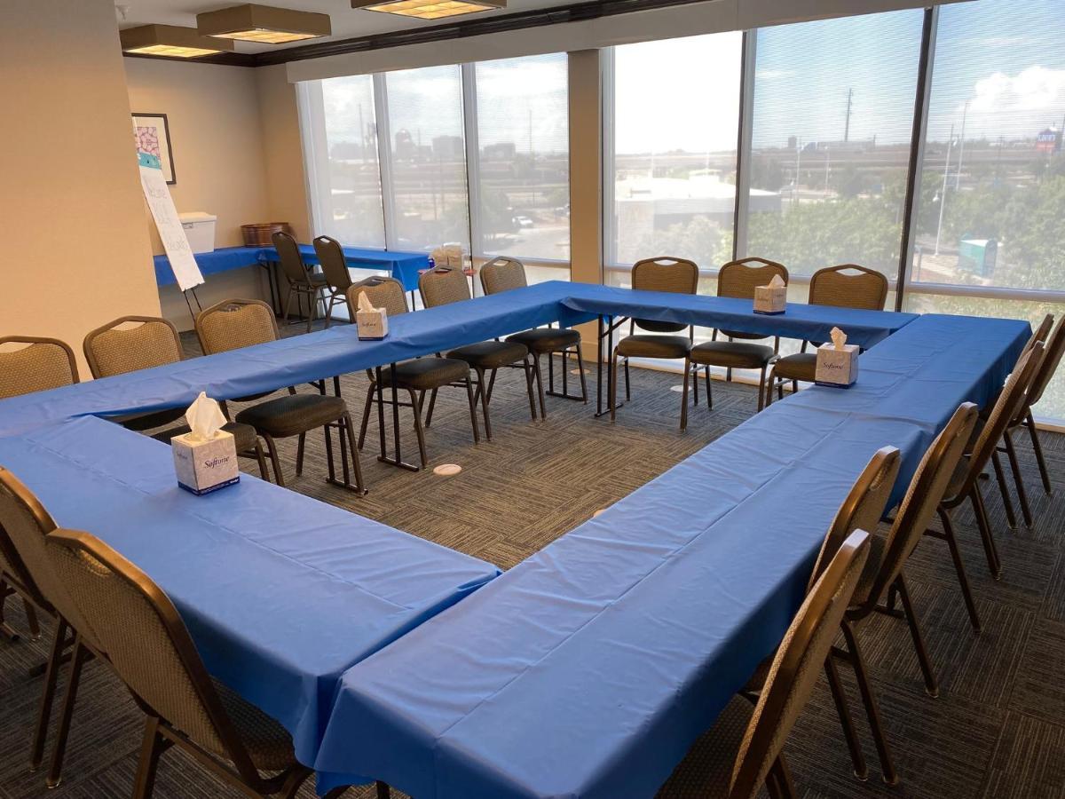 Holiday Inn Express & Suites Albuquerque Historic Old Town By Ihg מראה חיצוני תמונה