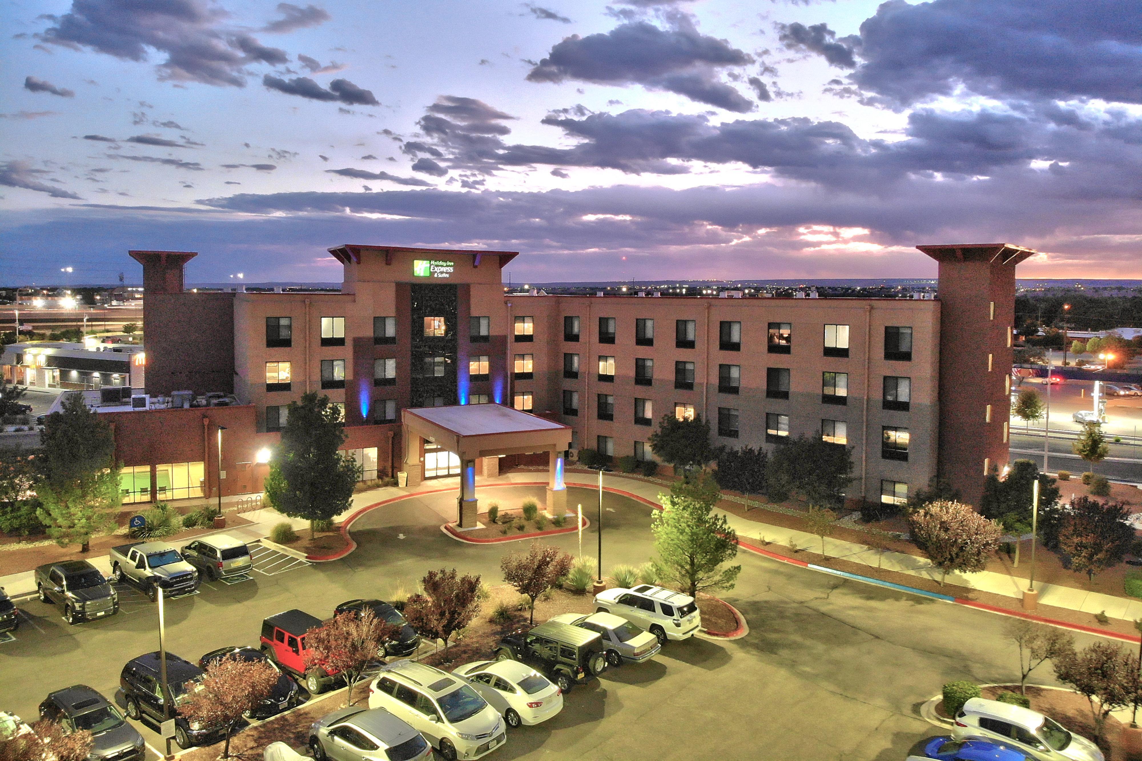 Holiday Inn Express & Suites Albuquerque Historic Old Town By Ihg מראה חיצוני תמונה